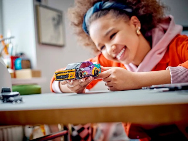 LEGO Speed Champions 76935 NASCAR Next Gen Chevrolet Camaro ZL1 - zdjęcie 3
