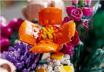 LEGO Icons 10280 Bukiet kwiatów - zdjęcie 4