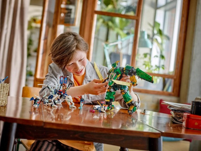 LEGO NINJAGO 71845 LLOYD’S JET MECH - zdjęcie 6