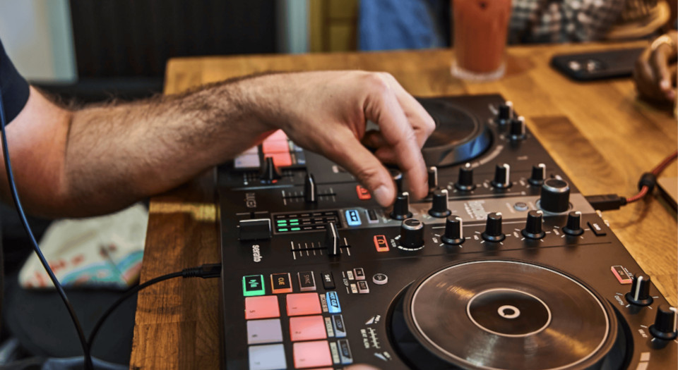 Hercules DJControl Inpulse 300 MK2 - Kontroler DJ - zdjęcie 5