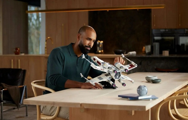 LEGO Star Wars 75355 Myśliwiec X-Wing - zdjęcie 9