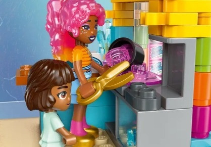 LEGO FRIENDS 42649 Sklep z cukierkami w Heartlake - zdjęcie 5
