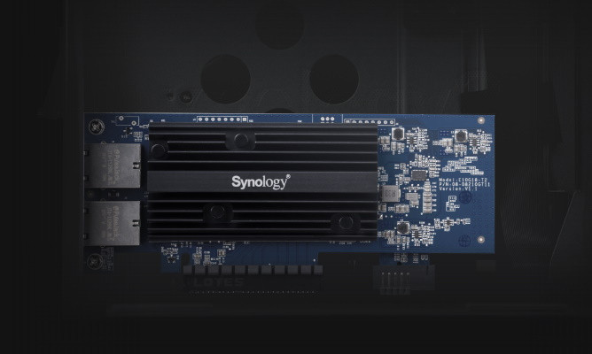 NAS Synology DS1621+; Tower; 6x (3.5”/2.5" SATA HDD/SSD); AMD Ryzen V1500B, 4 GB DDR4 (max. 32GB),4 x 1GbE RJ-45 - zdjęcie 3