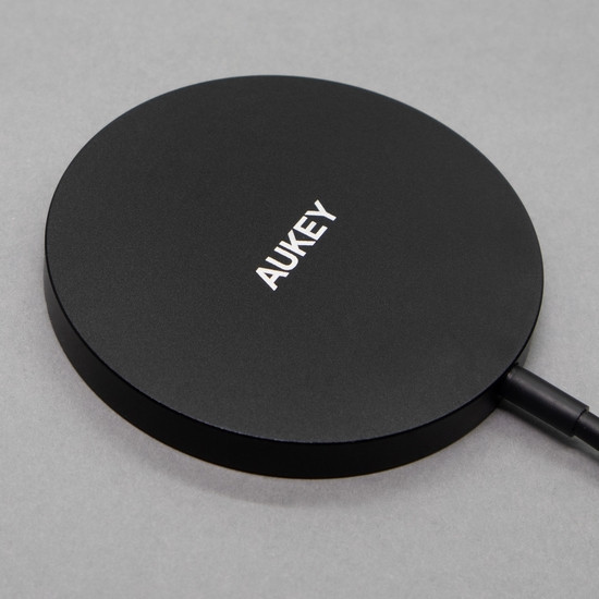 AUKEY ŁADOWARKA MAGSAFE QI 15W, IPHONE 12/13/14/15 - zdjęcie 1