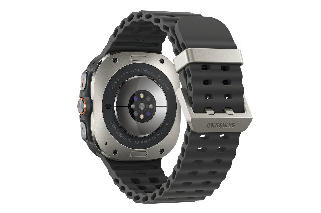 Smartwatch Samsung Galaxy Watch Ultra LTE L705 (47mm) Silver - zdjęcie 2