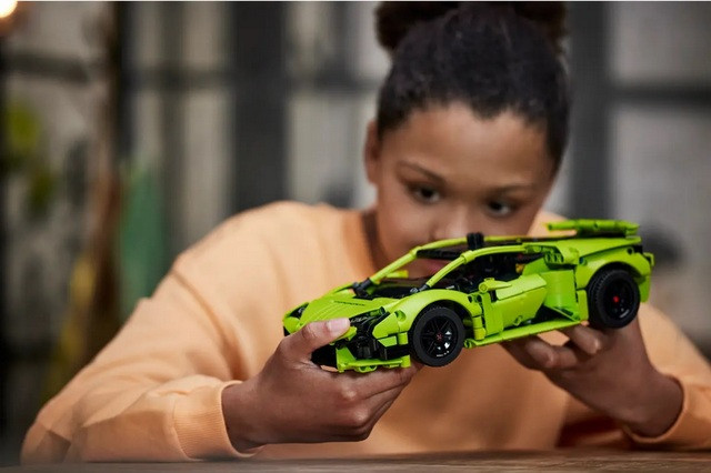 LEGO Technic 42161 Lamborghini Huracán Tecnica - zdjęcie 6