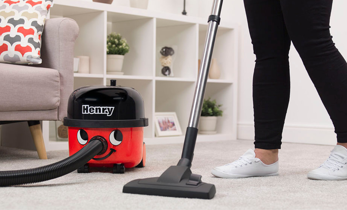 Odkurzacz workowy do zanieczyszczeń suchych Numatic HVR160 Henry 902398 620W czerwony - zdjęcie 4