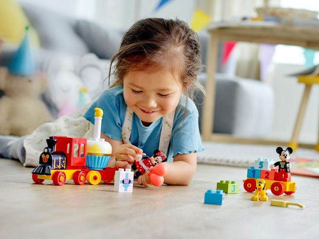 LEGO DUPLO 10941 Urodzinowy pociąg myszek Miki i Minnie - zdjęcie 6