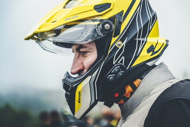 Intercom motocyklowy INTERPHONE U-COM 4, komplet na 2 kaski - zdjęcie 1