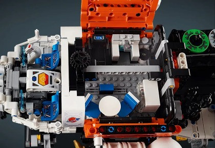 LEGO Technic 42180 Marsjański łazik eksploracyjny - zdjęcie 7