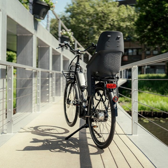 URBAN IKI Tylny fotelik U-me Easyfix NA BAGAŻNIK kolor BLACK/BLACK - zdjęcie 4