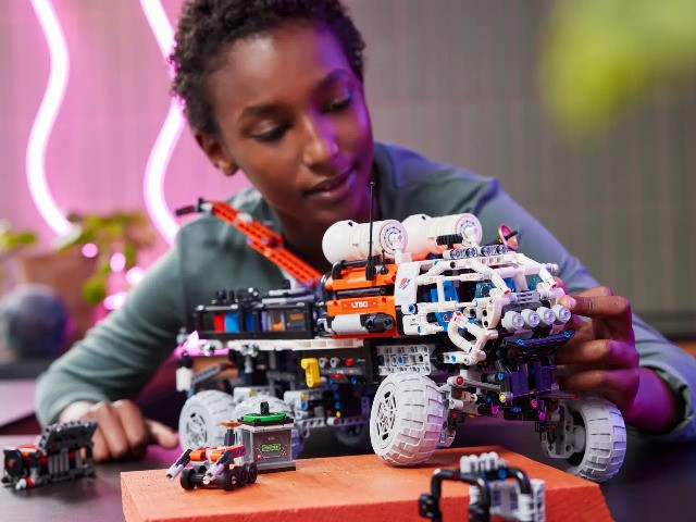 LEGO Technic 42180 Marsjański łazik eksploracyjny - zdjęcie 9
