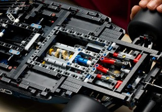 LEGO Technic 42206 Bolid F1 Oracle Red Bull Racing RB20 - zdjęcie 8