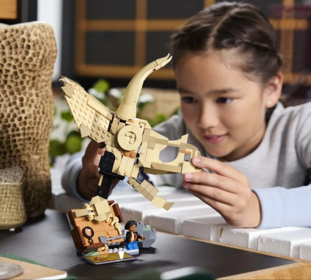 LEGO JURASSIC WORLD 76969 Szkielety dinozaurów: czaszka triceratopsa - zdjęcie 3