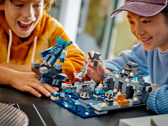 LEGO 21246 - Minecraft The Deep Dark Battle - zdjęcie 6