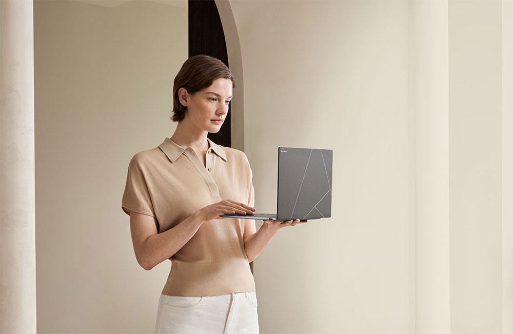 ASUS Zenbook S 14 OLED UX5406SA-PV032W Ultra 5 226V 14.0" 3K OLED 120Hz 400nits Glossy 16GB LPDDR5X SSD1TB Intel Arc WLAN+BT Cam1080 Graphic 72WHrs Win11 Scandinavian White - zdjęcie 3