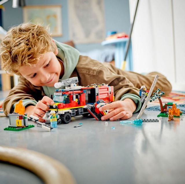 LEGO City 60374 Terenowy pojazd straży pożarnej - zdjęcie 9