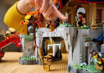 LEGO 71814 Ninjago Turniejowe miasto ze świątynią - zdjęcie 6
