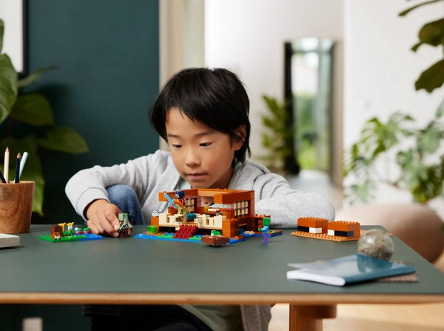LEGO Minecraft 21256 Żabi domek - zdjęcie 6