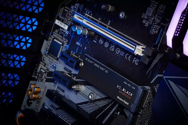 Dysk SSD WD Black SN850X 4TB M.2 NVMe WDS400T2XHE - zdjęcie 3