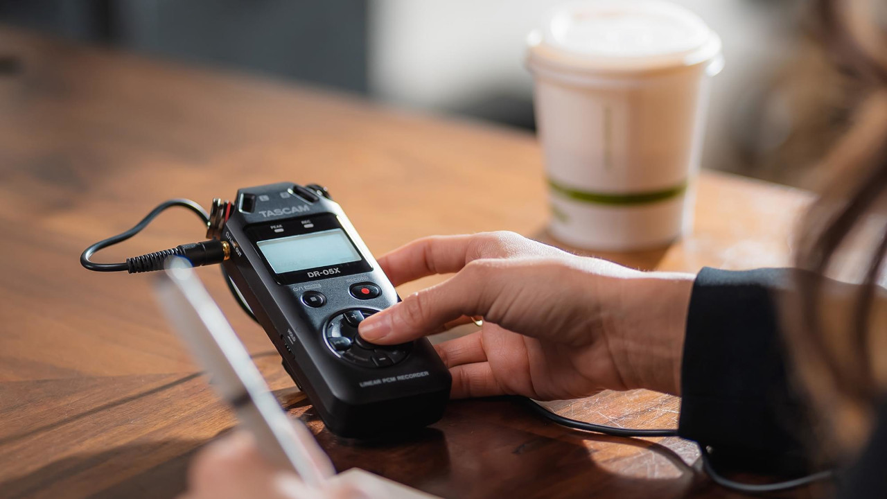 Tascam DR-05X - Przenośny rejestrator cyfrowy z interfejsem USB, zapis na karcie pamięci microSD - zdjęcie 6