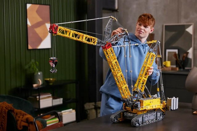 LEGO Technic 42146 Żuraw gąsienicowy Liebherr LR 13000 - zdjęcie 6