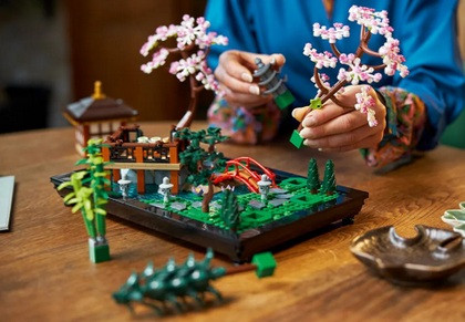 LEGO Icons 10315 Zaciszny ogród - zdjęcie 5