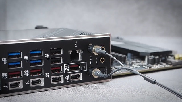Płyta główna ASUS ROG STRIX Z890-E GAMING WIFI (90MB1IM0-M0EAY0) - zdjęcie 29