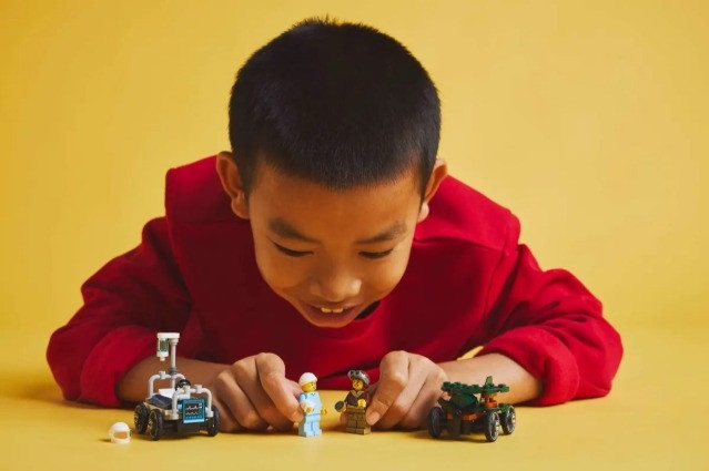 LEGO CITY 60459 Samolot kontra łóżko szpitalne - zdjęcie 6