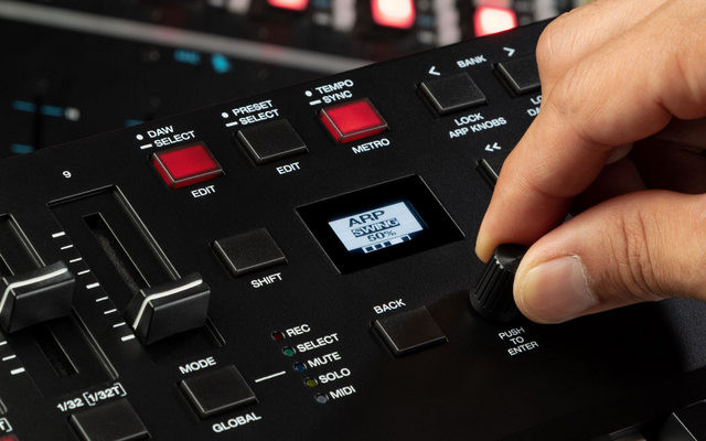 M-AUDIO Oxygen PRO 61 - Klawiatura Sterująca - zdjęcie 2