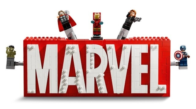 LEGO MARVEL SUPER HEROES 76313 Logo MARVEL z minifigurkami - zdjęcie 2