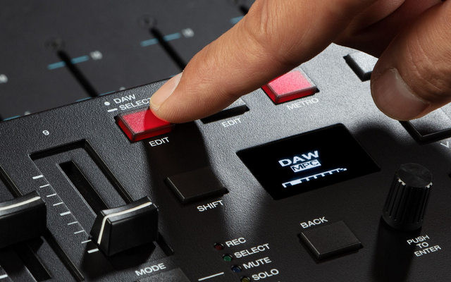 M-AUDIO Oxygen PRO 61 - Klawiatura Sterująca - zdjęcie 3