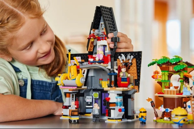 LEGO Minions 75583 Rodzinna rezydencja Gru i minionków - zdjęcie 6