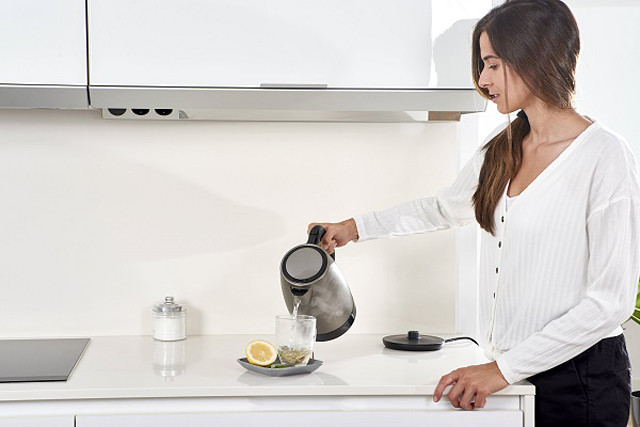 Czajnik elektryczny Black+Decker BXKE2201E - zdjęcie 1