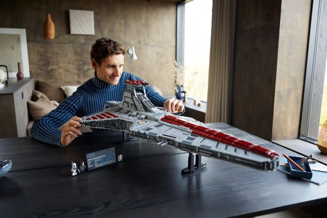 LEGO Star Wars 75367 Gwiezdny Niszczyciel typu Venator - zdjęcie 6