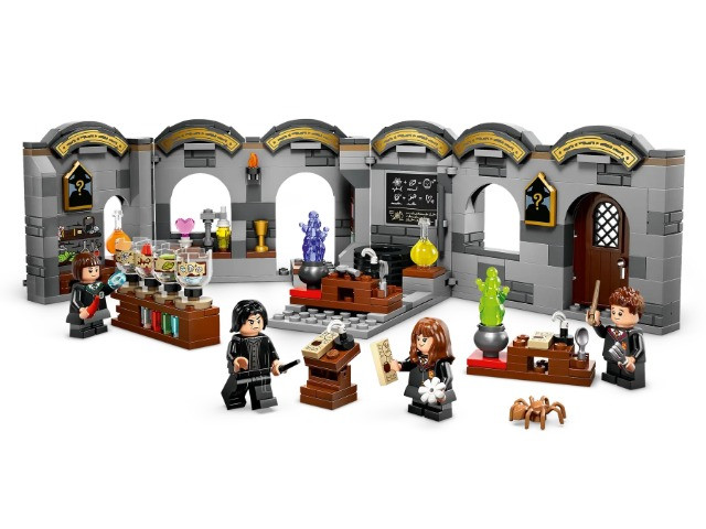 LEGO Harry Potter 76431 Zamek Hogwart: Zajęcia z eliksirów - zdjęcie 2