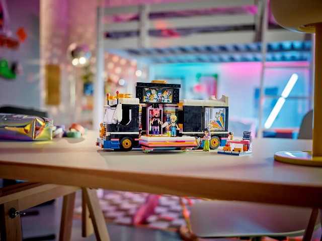 LEGO Friends 42619 Autobus koncertowy gwiazdy popu - zdjęcie 4