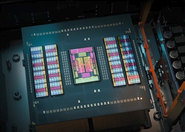 Procesor AMD EPYC 9754 Tray - zdjęcie 2