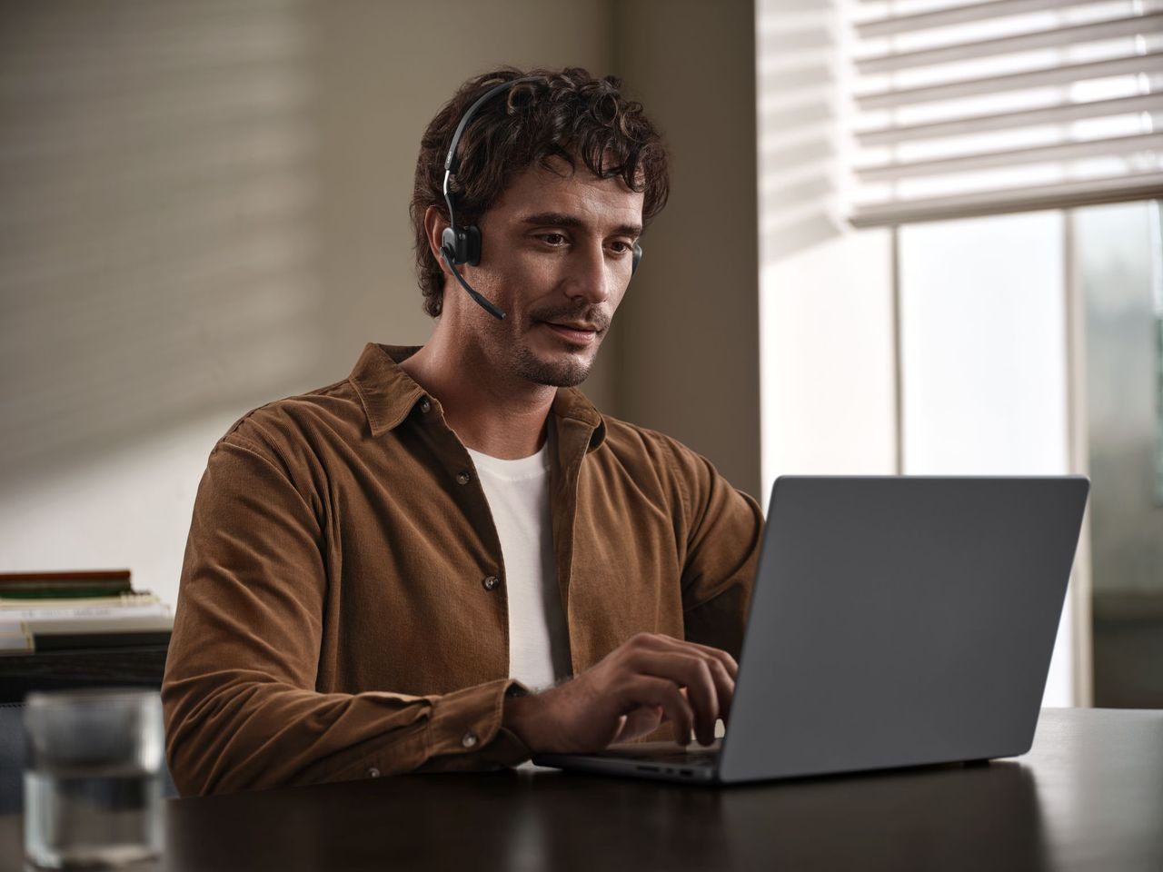 Słuchawki bezprzewodowe kostne Shokz OpenMeet mic-ANC USB-C czarne - zdjęcie 1