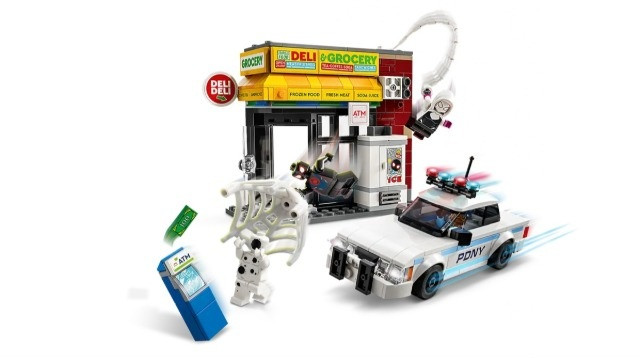 LEGO MARVEL SUPER HEROES 76311 Miles Morales kontra Spot - zdjęcie 2