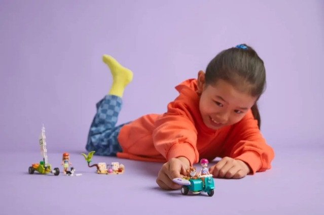 LEGO FRIENDS 42641 Przygoda z surfującymi psami i skuterem - zdjęcie 6