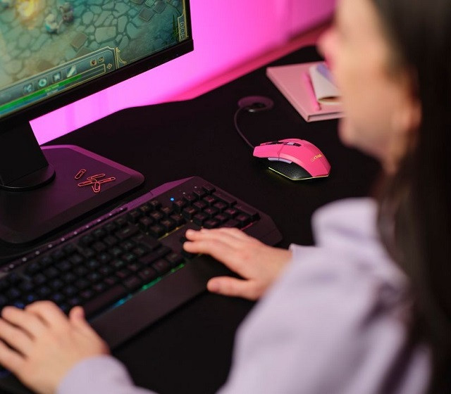 Mysz gamingowa TRUST FELOX GAMING GXT109P Różowa (25068) - zdjęcie 3