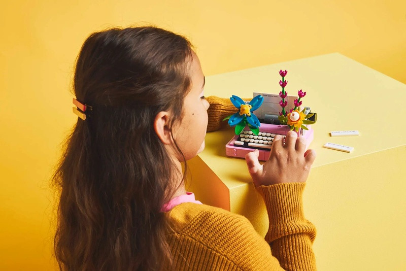 LEGO CREATOR 3w1 31169 Maszyna do pisania z kwiatami - zdjęcie 6