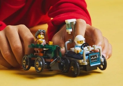 LEGO CITY 60459 Samolot kontra łóżko szpitalne - zdjęcie 5
