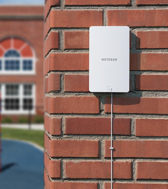 Acces Point Wi-Fi 6 Netgear WAX610Y 2,4GHz(2x2)/5GHz(2x2) PoE+/PoE 1x2,5G - zdjęcie 8