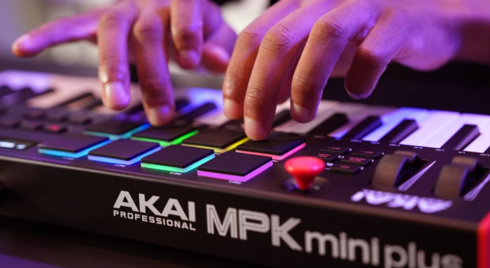AKAI MPK MINI PLUS - Mini klawiatura sterująca - zdjęcie 3